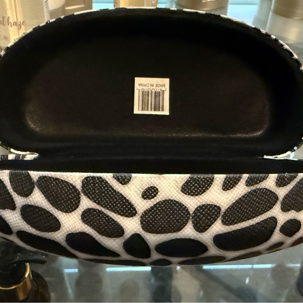 Chic Hardshell Animal Print Glasses or Sunglasses Case - Picture 4 of 8